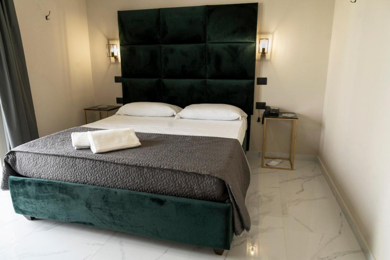 Hotel Elite Варкатуро Екстер'єр фото