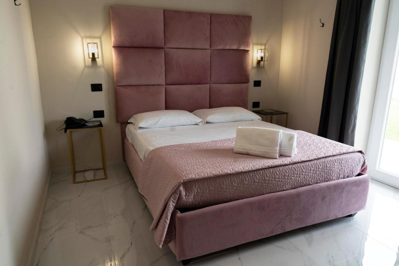 Hotel Elite Варкатуро Екстер'єр фото
