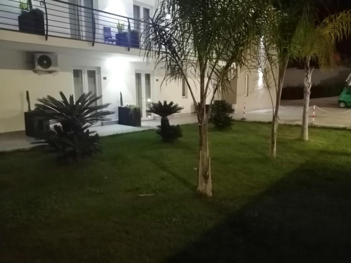 Hotel Elite Варкатуро Екстер'єр фото