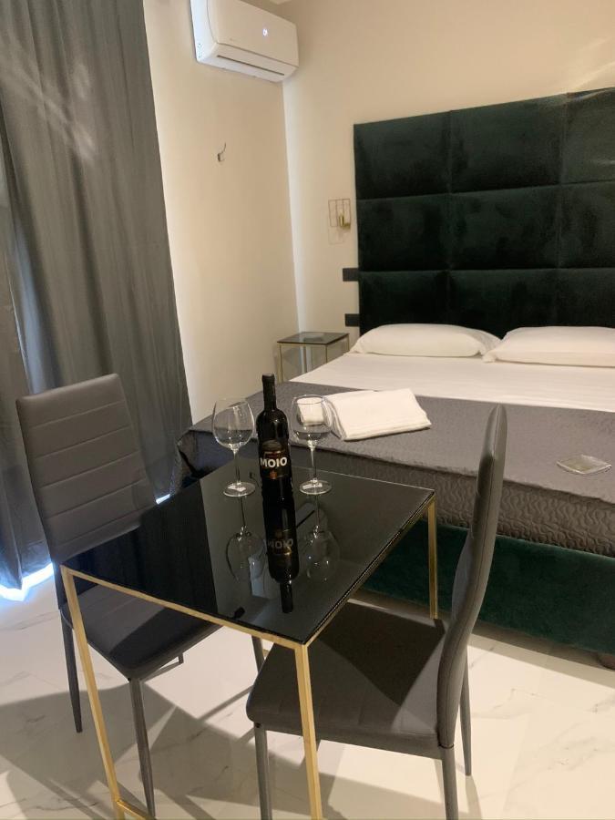 Hotel Elite Варкатуро Екстер'єр фото