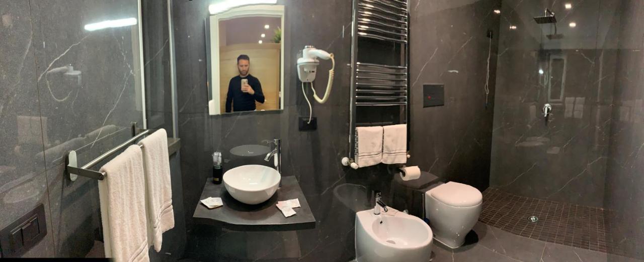 Hotel Elite Варкатуро Екстер'єр фото